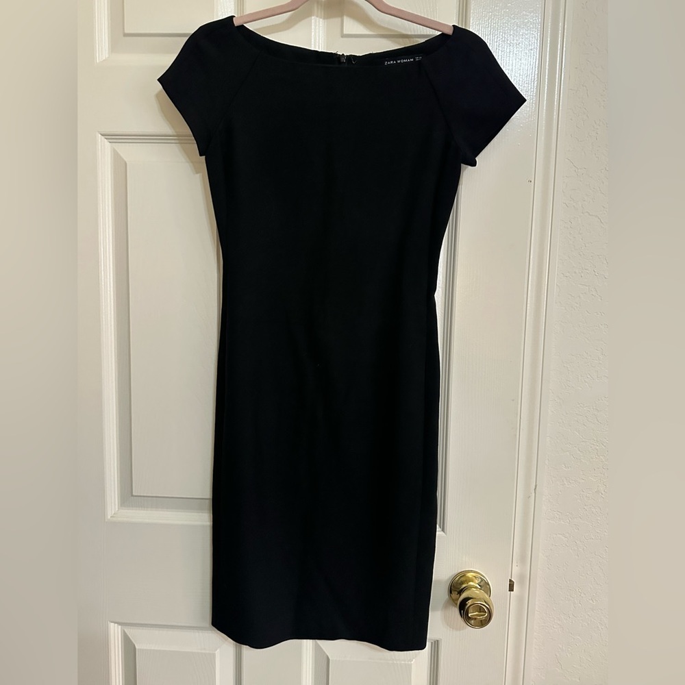 Black Sheath Dress​​